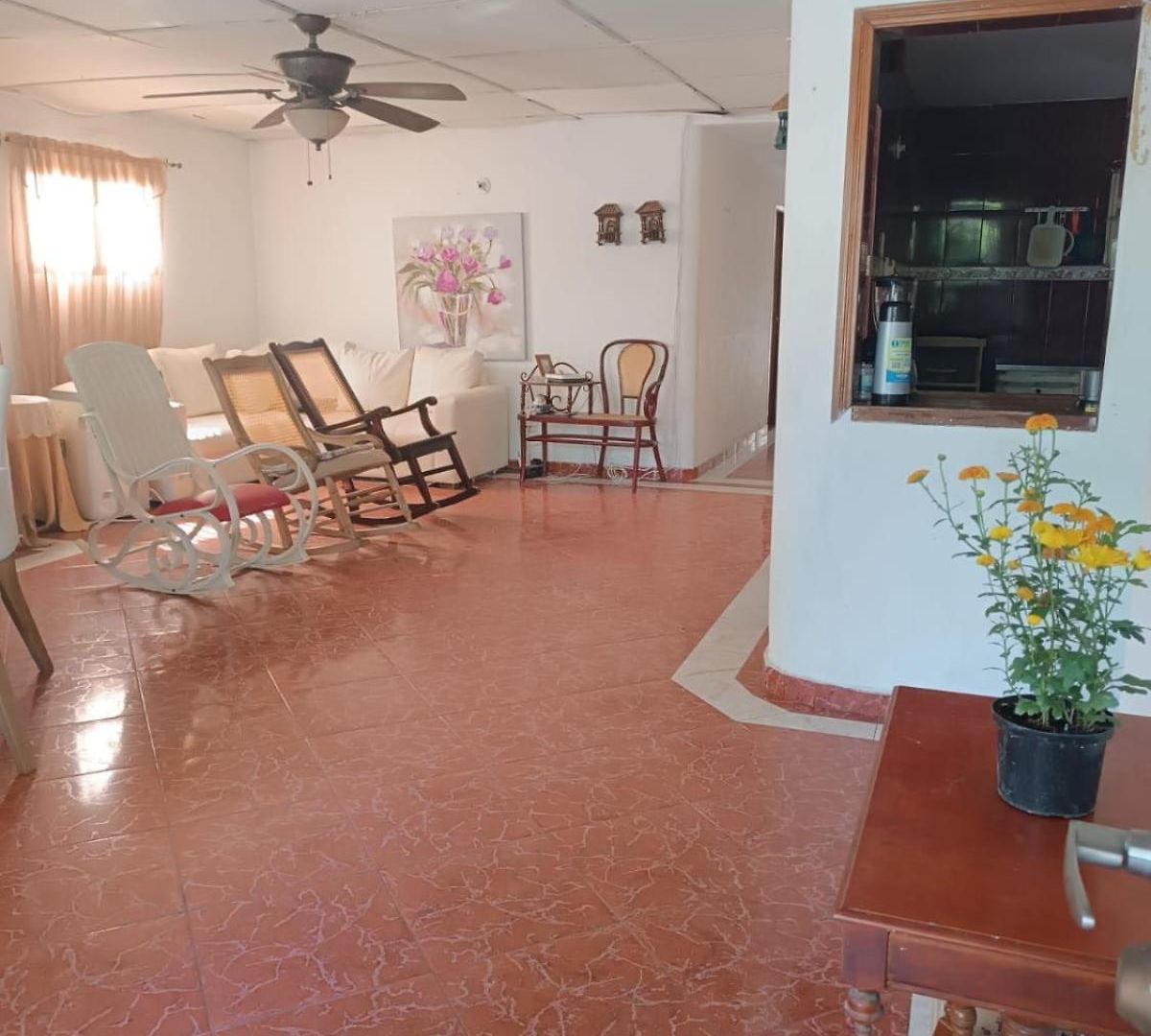 Homestay Airport House *