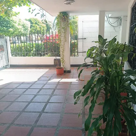 Homestay Airport House *